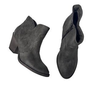 BKE Farrah 8.5 grey western bootie boot